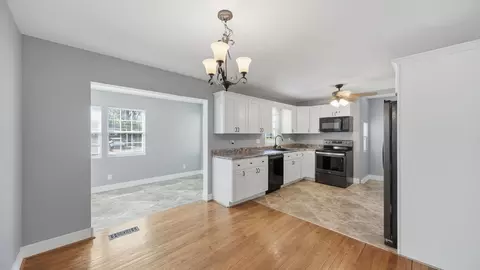 42 Warren St, Rossville, GA 30741