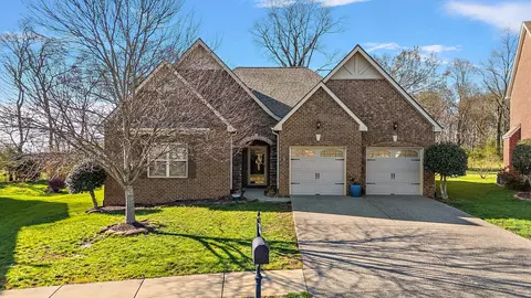 535 Cloverhill Ln, Lebanon, TN 37090