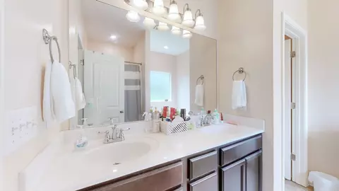 Bath - 2003 Case Way, Fairview, TN 37062 photo 1 of 3