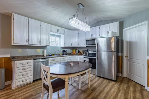 Kitchen - 173 Bellview Rd, Taft, TN 38488 photo 3 of 3