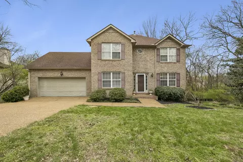 121 Bentree Dr, Hendersonville, TN 37075