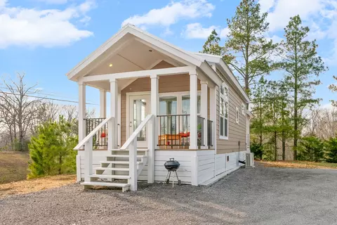 102 Thomas Rd, Dover, TN 37058
