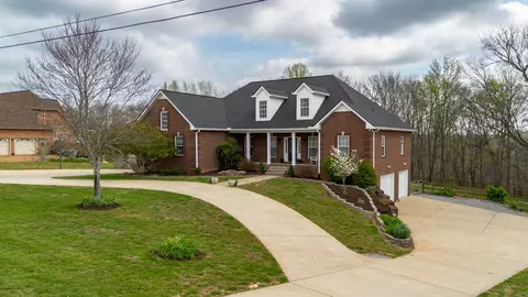 2060 Hickory Dr, Springfield, TN 37172