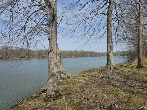2615 Col James Hardin Dr, Clifton, TN 38425