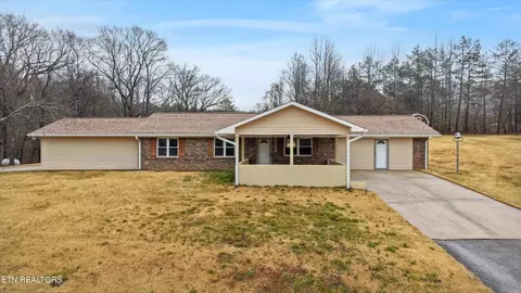 128 Walter Way, Harriman, TN 37748