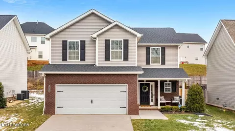 3052 Creekbend Ln, Knoxville, TN 37931