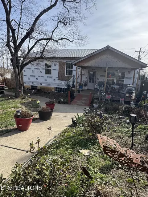 201 W Fourth Ave, Lenoir City, TN 37771