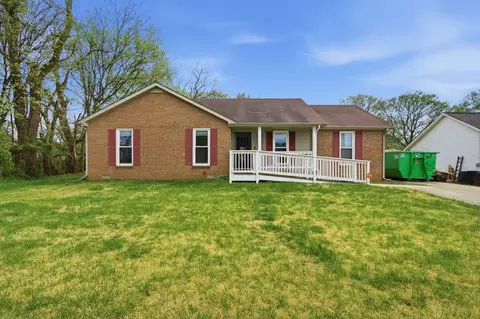 1718 Crestview Dr, Clarksville, TN 37042
