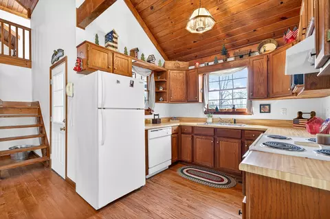 Kitchen - 676 Sunny Point Rd, Baxter, TN 38544 photo 1 of 3