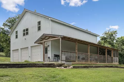 13 Grisham Hollow Ln, Elmwood, TN 38560