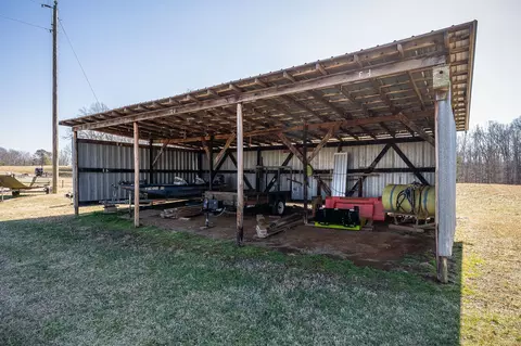 Exterior - 4291 Webbs Camp Rd, Walling, TN 38587 photo 2 of 8