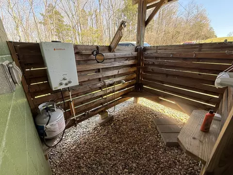 Bath - 4291 Webbs Camp Rd, Walling, TN 38587 photo 1 of 4