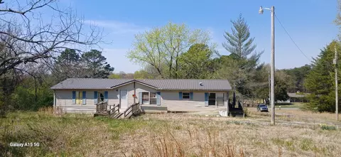 1325 County Road 609, Etowah, TN 37331
