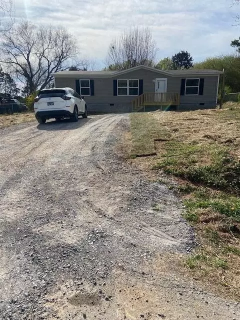 145 Jaynes St, Sweetwater, TN 37874
