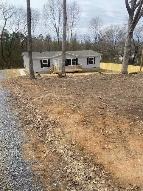 490 Lynman St, Athens, TN 37303