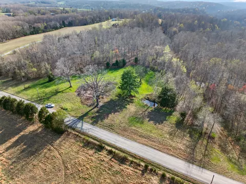 3240 Clay Tomlinson Rd, Erin, TN 37061