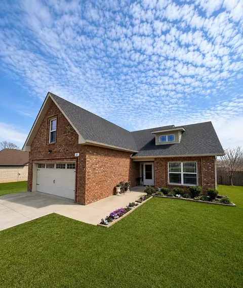 131 Irish Oaks Dr, Portland, TN 37148