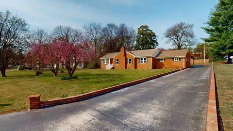 104 Park Cir, Columbia, TN 38401