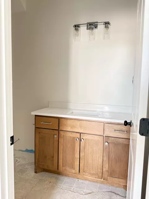 Bath - 5520 Sinclair St, Murfreesboro, TN 37127 photo 4 of 4