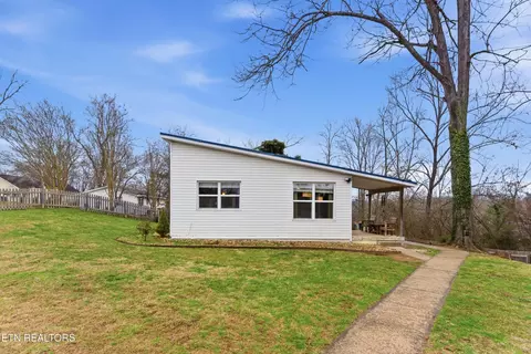 131 Princeton Ave, Oak Ridge, TN 37830