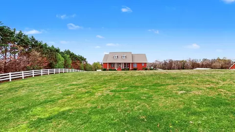 Exterior - 651 Williams St, Decherd, TN 37324 photo 5 of 19