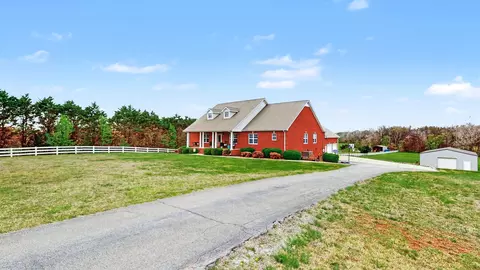 Exterior - 651 Williams St, Decherd, TN 37324 photo 4 of 19