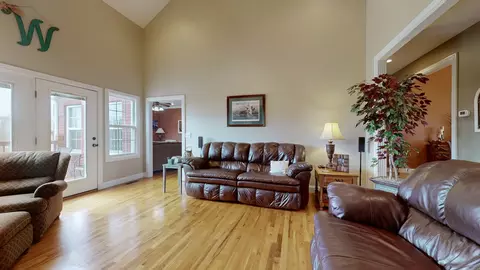 Living - 651 Williams St, Decherd, TN 37324 photo 3 of 3