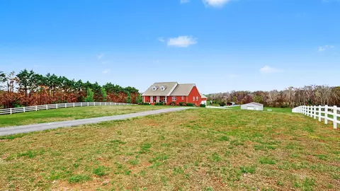 Exterior - 651 Williams St, Decherd, TN 37324 photo 3 of 19