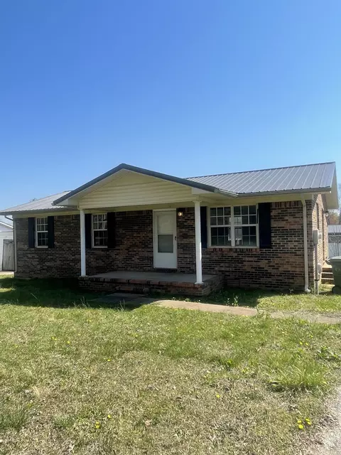818 Windsor Ave S, Lawrenceburg, TN 38464
