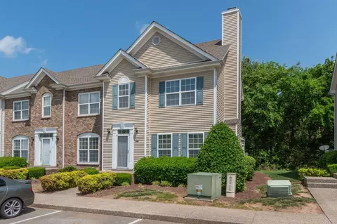 3041 Newport Valley Cir, Thompsons Station, TN 37179