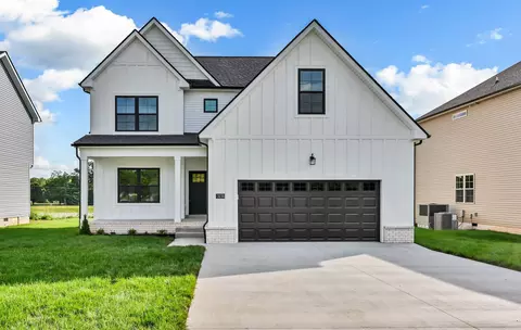 3158 E Old Ashland City Rd, Clarksville, TN 37043
