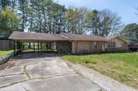 Exterior - 118 Park St, Loretto, TN 38469 photo 4 of 8