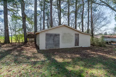 Exterior - 118 Park St, Loretto, TN 38469 photo 8 of 8