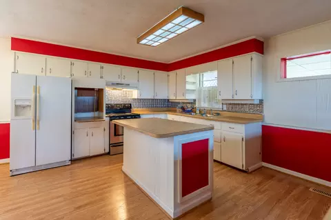 Kitchen - 118 Park St, Loretto, TN 38469 photo 3 of 3