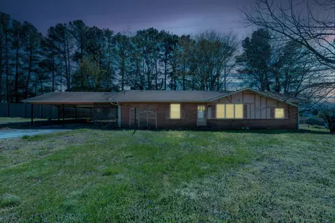 Exterior - 118 Park St, Loretto, TN 38469 photo 2 of 8