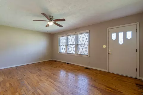 Living - 118 Park St, Loretto, TN 38469 photo 1 of 5