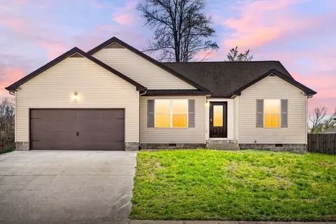 543 Magnolia Dr, Clarksville, TN 37042