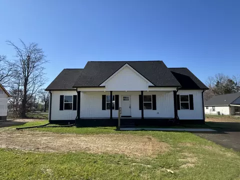 303 Cassie Dr, Lafayette, TN 37083
