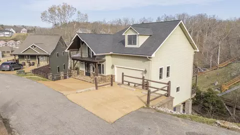 400 Anchor Pt, Savannah, TN 38372