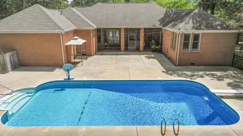 106 Blanton Ct, Tullahoma, TN 37388