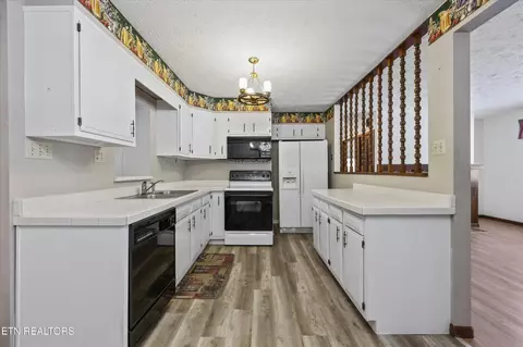 359 E Wolf Valley Rd, Heiskell, TN 37754 photo 9