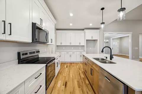 Kitchen - 1183 Hangar Rd, Springfield, TN 37172 photo 6 of 7