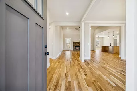 Entry Way - 1183 Hangar Rd, Springfield, TN 37172 photo 1 of 5