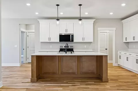Kitchen - 1183 Hangar Rd, Springfield, TN 37172 photo 5 of 7