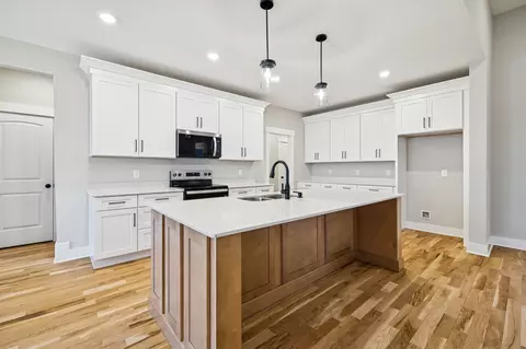 Kitchen - 1183 Hangar Rd, Springfield, TN 37172 photo 1 of 7