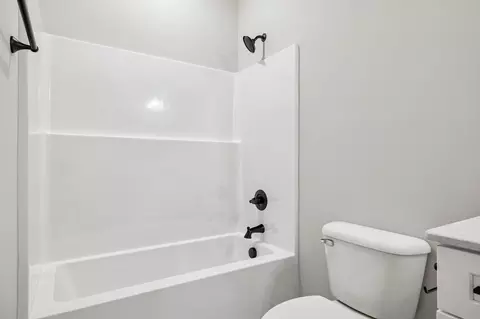 Bath - 1183 Hangar Rd, Springfield, TN 37172 photo 6 of 7