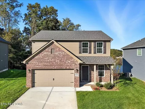 3523 Crimson Cir, Maryville, TN 37801