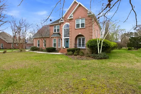 108 Albemarle Dr, Tullahoma, TN 37388