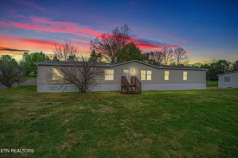 4504 Winslow Dr, Strawberry Plains, TN 37871
