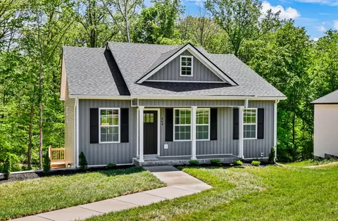 664 Chesterfield Cir, Clarksville, TN 37043